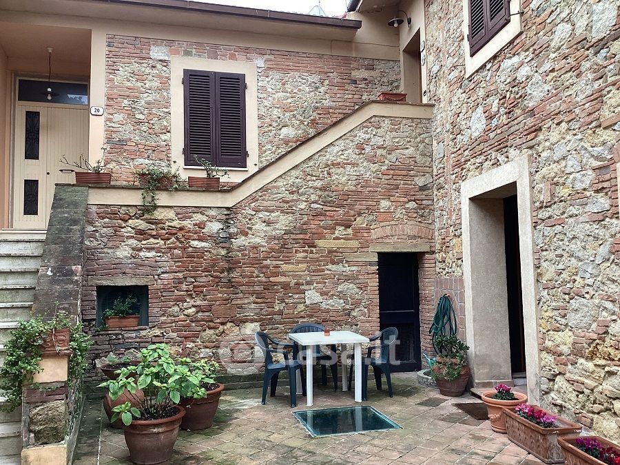 Appartamento in Vendita in Via F. Petrarca a Casciana Terme Lari