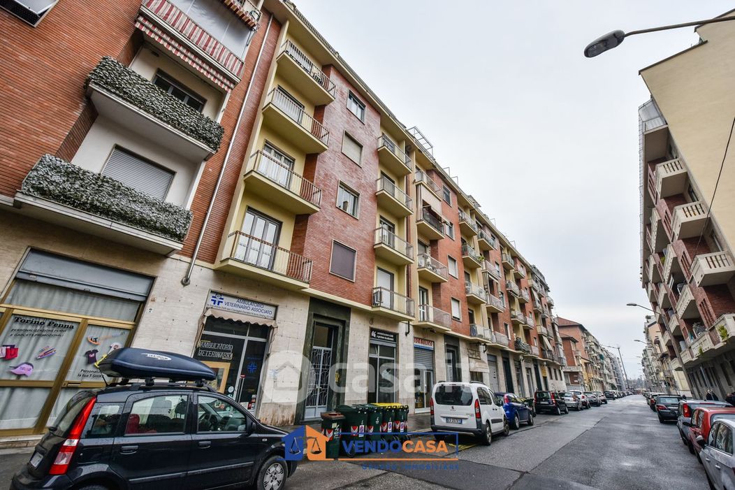 Appartamento in Vendita in Via Mombarcaro 44 a Torino