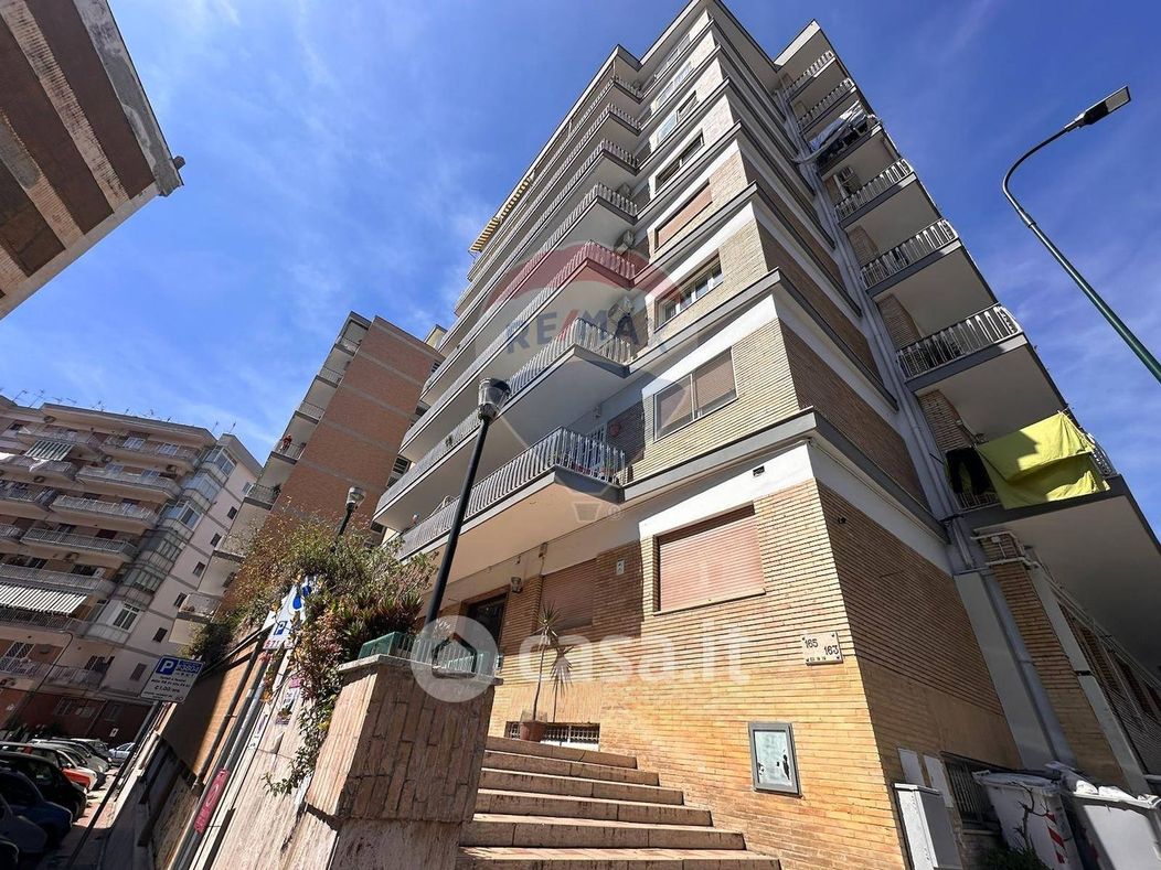 Appartamento in Vendita in Viale Maria Bakunin 163 a Napoli