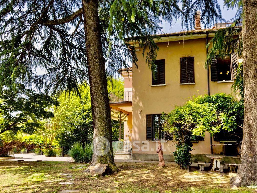 Villa in Vendita in Via GARIBALDI 22 a Caronno Varesino