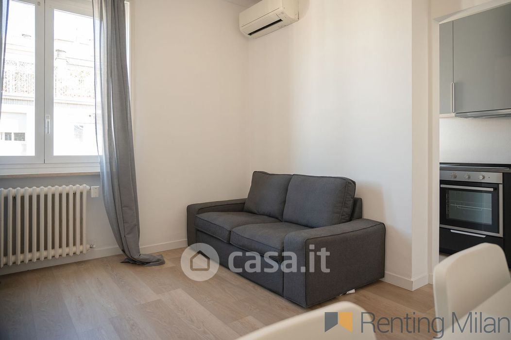 Appartamento in Affitto in Viale Ca' Granda 22 a Milano