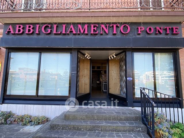 Negozio/Locale commerciale in Vendita in Via Gian Pietro Talamini 44 a Roma
