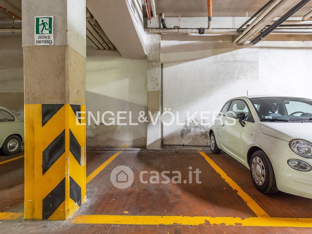 Garage/Posto auto in Vendita in Viale Pola a Roma