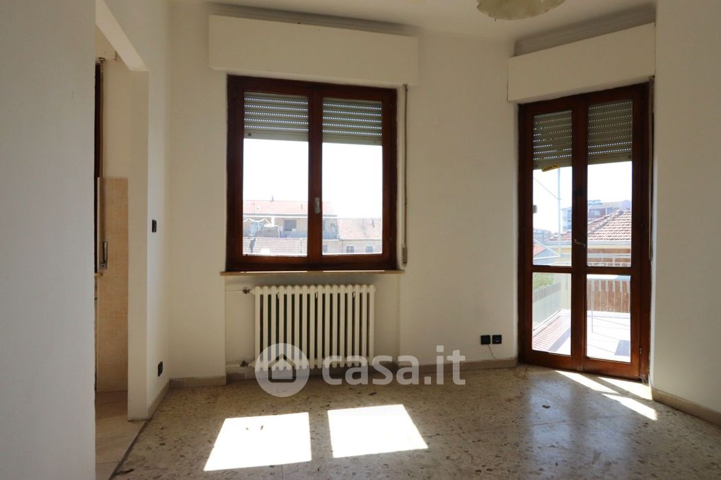 Appartamento in Vendita in Via Maggioli a Alessandria