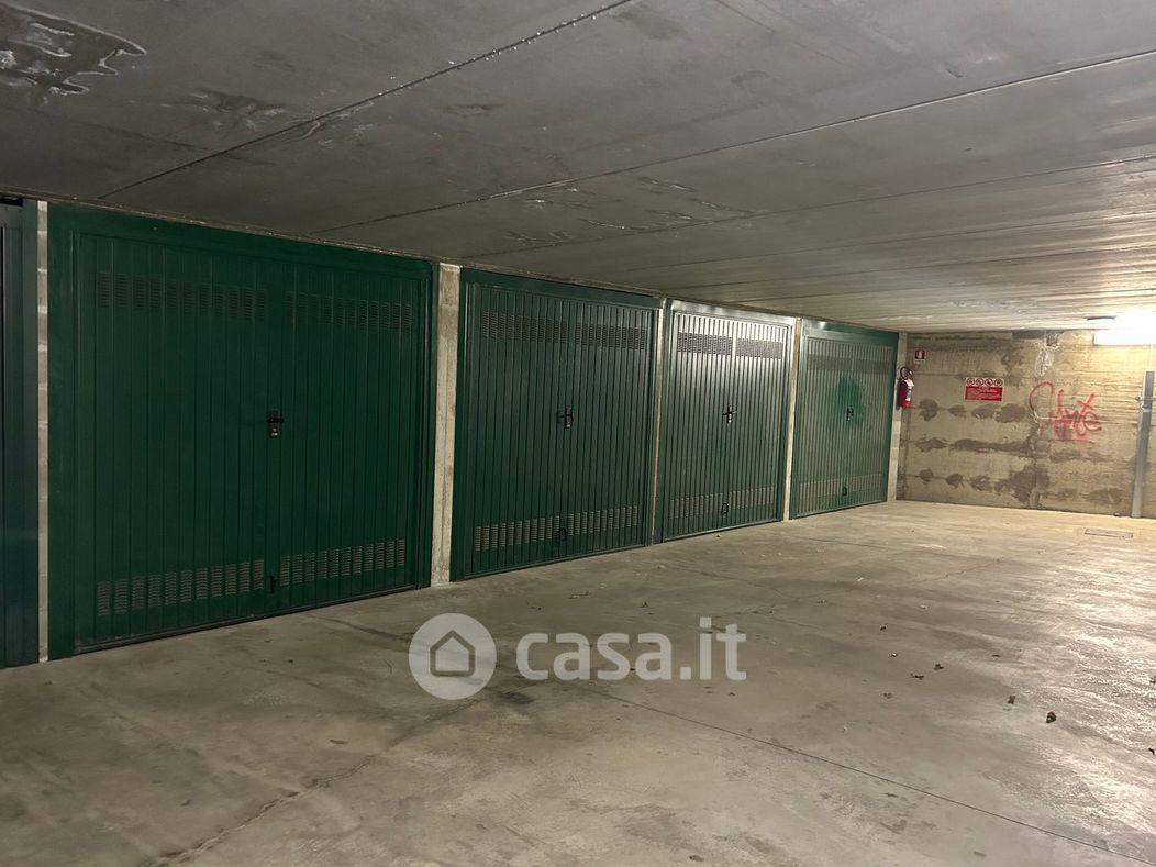 Garage/Posto auto in Vendita in Via Gualtiero Berti 18 a Maccagno con Pino e Veddasca