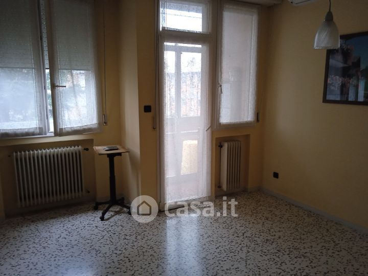 Appartamento in Vendita in Via Carducci a Ferrara