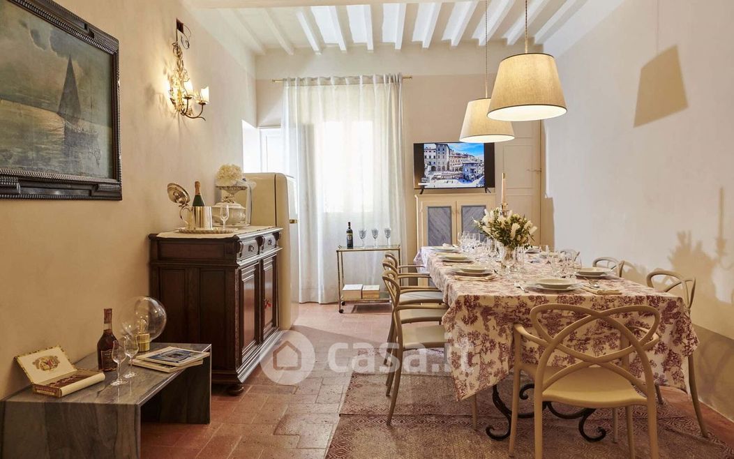 Appartamento in Affitto in Via Santucci a Cortona