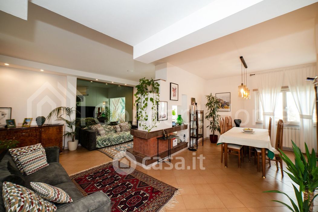 Appartamento in Vendita in Via Vitaliano Rotellini 73 a Roma