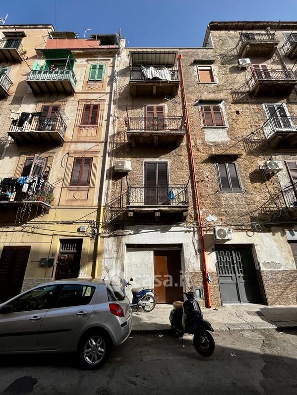 Appartamento in Vendita in Via Re Tancredi 52 a Palermo