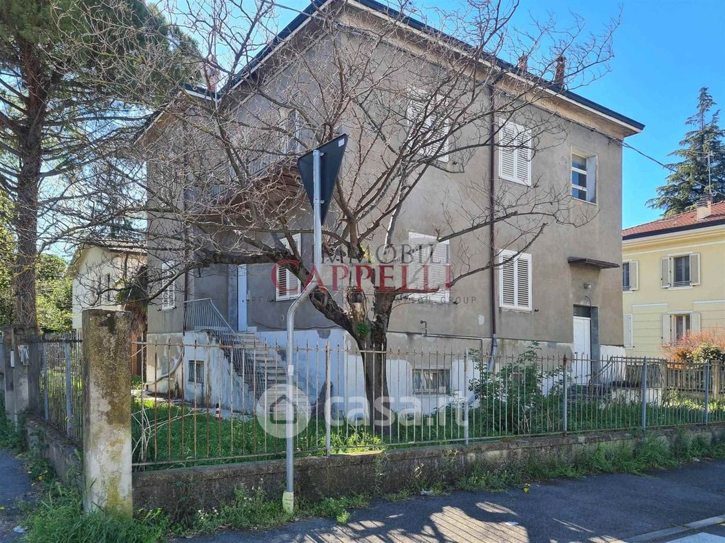 Casa Bi/Trifamiliare in Vendita in Via Giacomo Leopardi 15 a Forlì