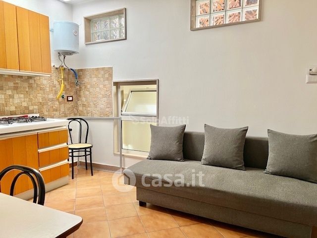 Appartamento in Affitto in Via Vittorio Malcangi a Bari