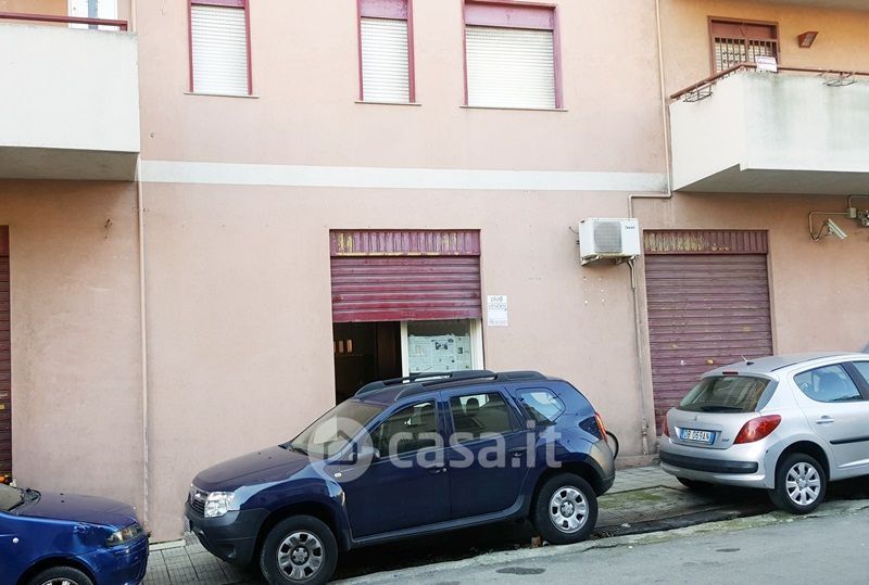 Negozio/Locale commerciale in Vendita in Messina - Palermo 457 a Messina