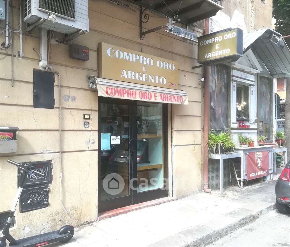 Negozio/Locale commerciale in Vendita in Via Isidoro Carini 48 a Palermo