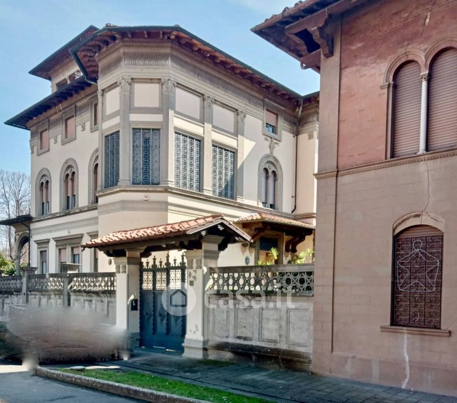 Villa in Vendita in Piazza San Paolo a Ripa D'Arno a Pisa