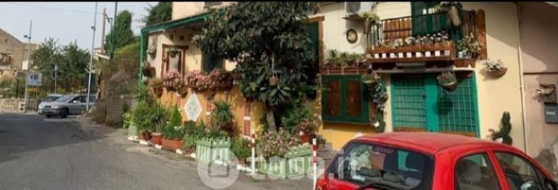 Appartamento in Vendita in Piazzetta Ponte Caracciolo a Napoli
