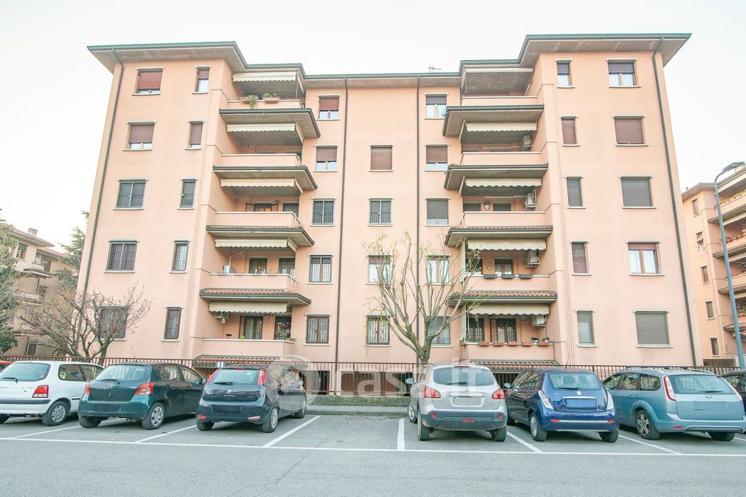 Appartamento in Vendita in Via Salvo D'Acquisto a Cassano d'Adda