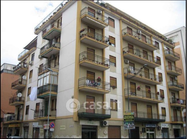 Appartamento in Vendita in Via dei Cantieri 74 a Palermo