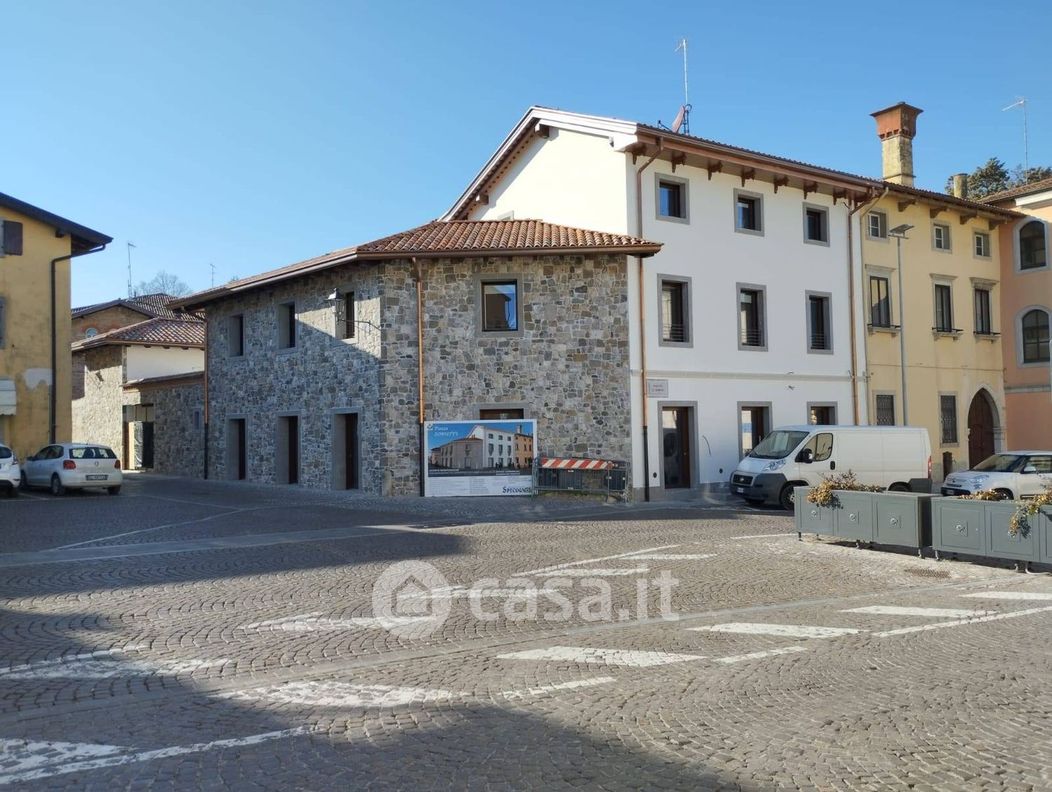 Negozio/Locale commerciale in Affitto in Borgo di Ponte 5 a Cividale del Friuli