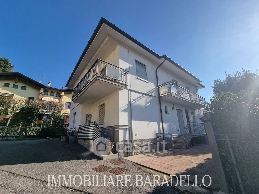 Villa in Vendita in Via Stefano Ticozzi a Como
