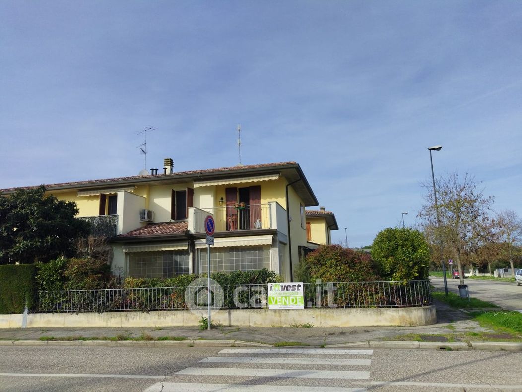 Casa Bi/Trifamiliare in Vendita in Via della costituzione 13 a Ravenna