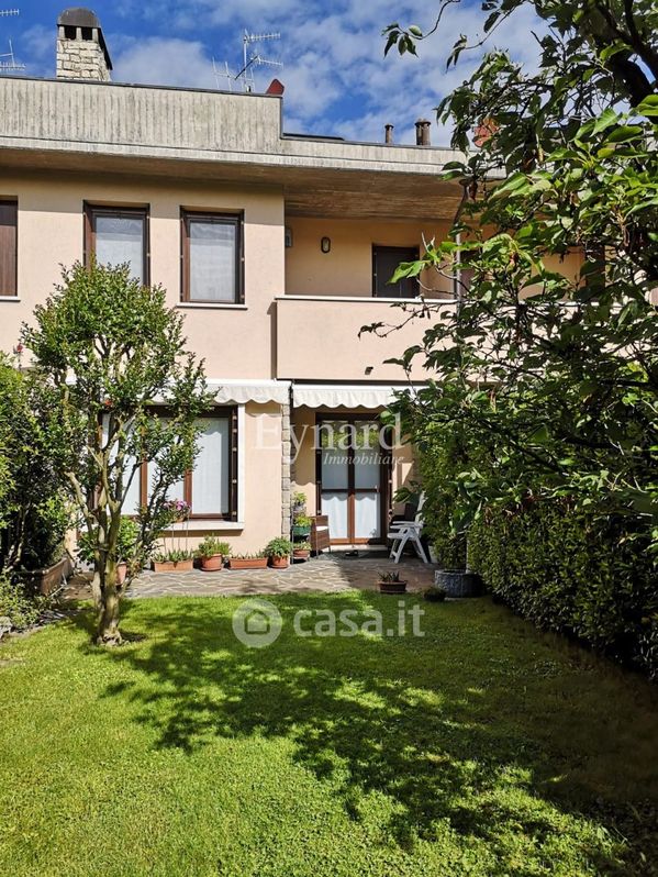 Villa in Vendita in a Bergamo