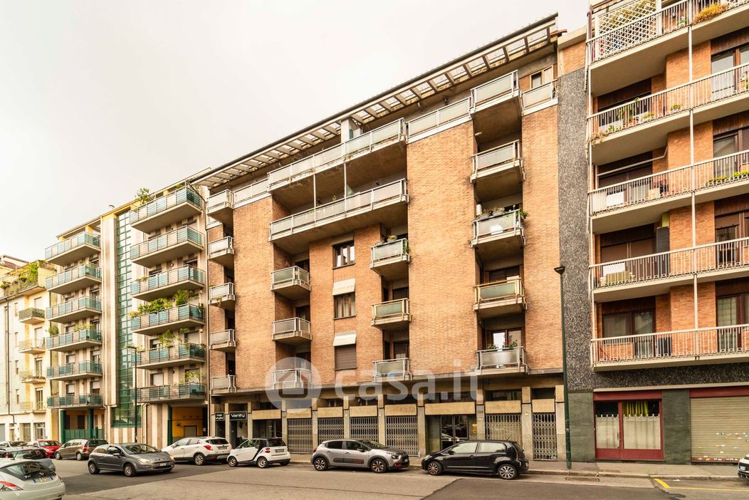 Appartamento in Vendita in Via Verolengo 157 a Torino