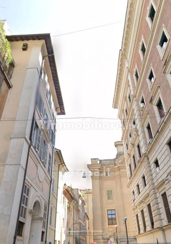 Appartamento in Vendita in Via del Conservatorio a Roma