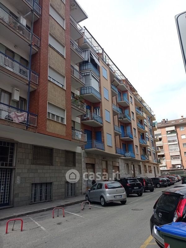 Appartamento in Vendita in Via Piossasco 11 a Torino