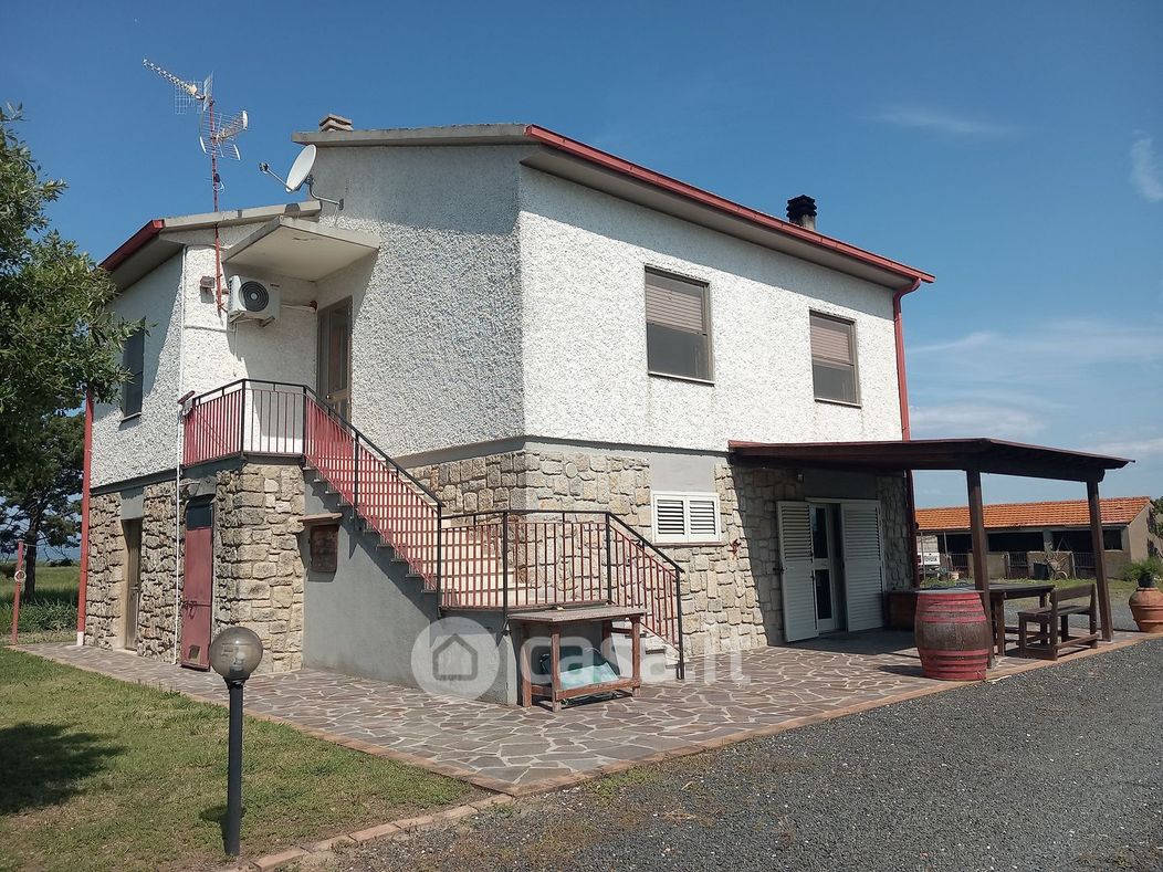 Casa indipendente in Vendita in Strada Provinciale del Pollino a Grosseto