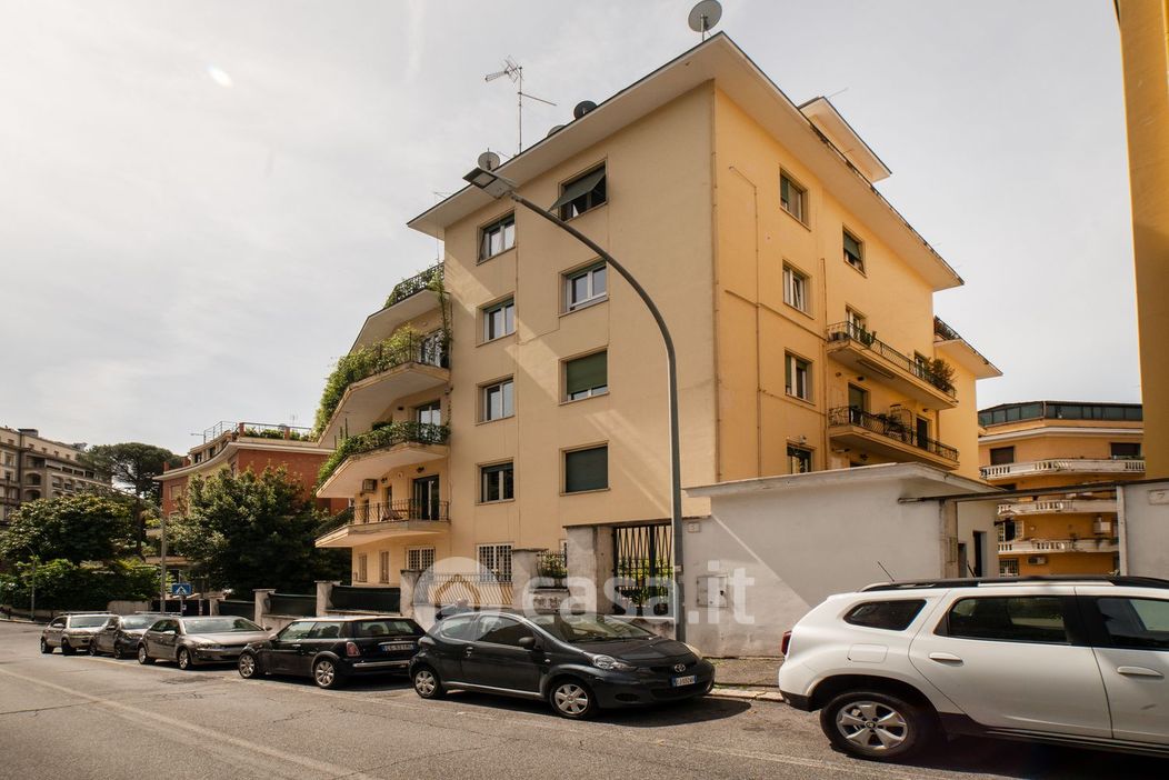 Appartamento in Vendita in Via di Vigna Filonardi a Roma