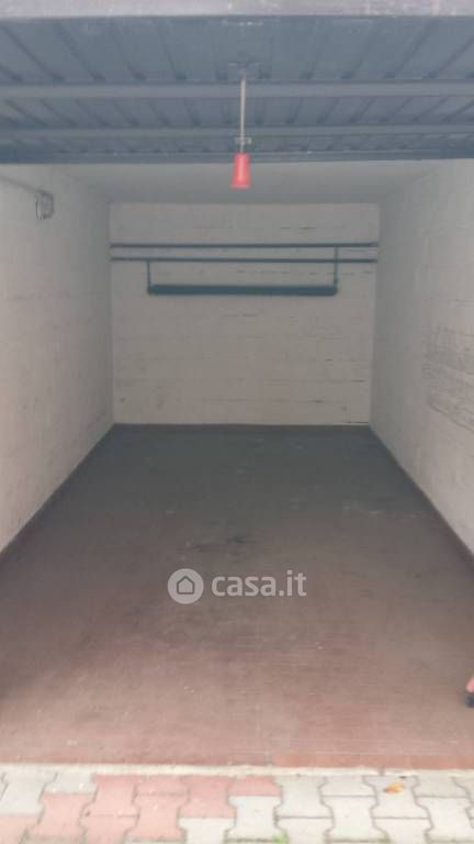 Garage/Posto auto in Affitto in Via Enrico Mattei a San Donato Milanese
