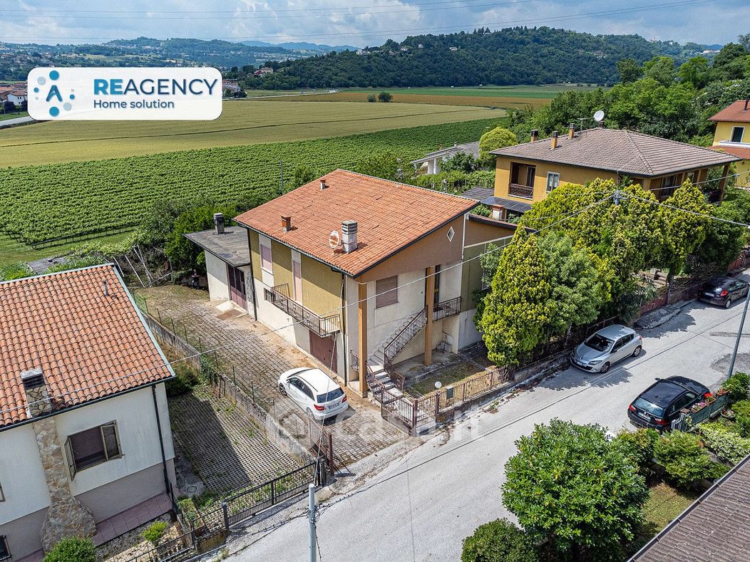 Casa indipendente in Vendita in Via Monte Cengio a Creazzo