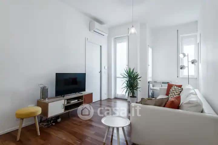 Appartamento in Affitto in Via Luigi Canonica 1 a Milano