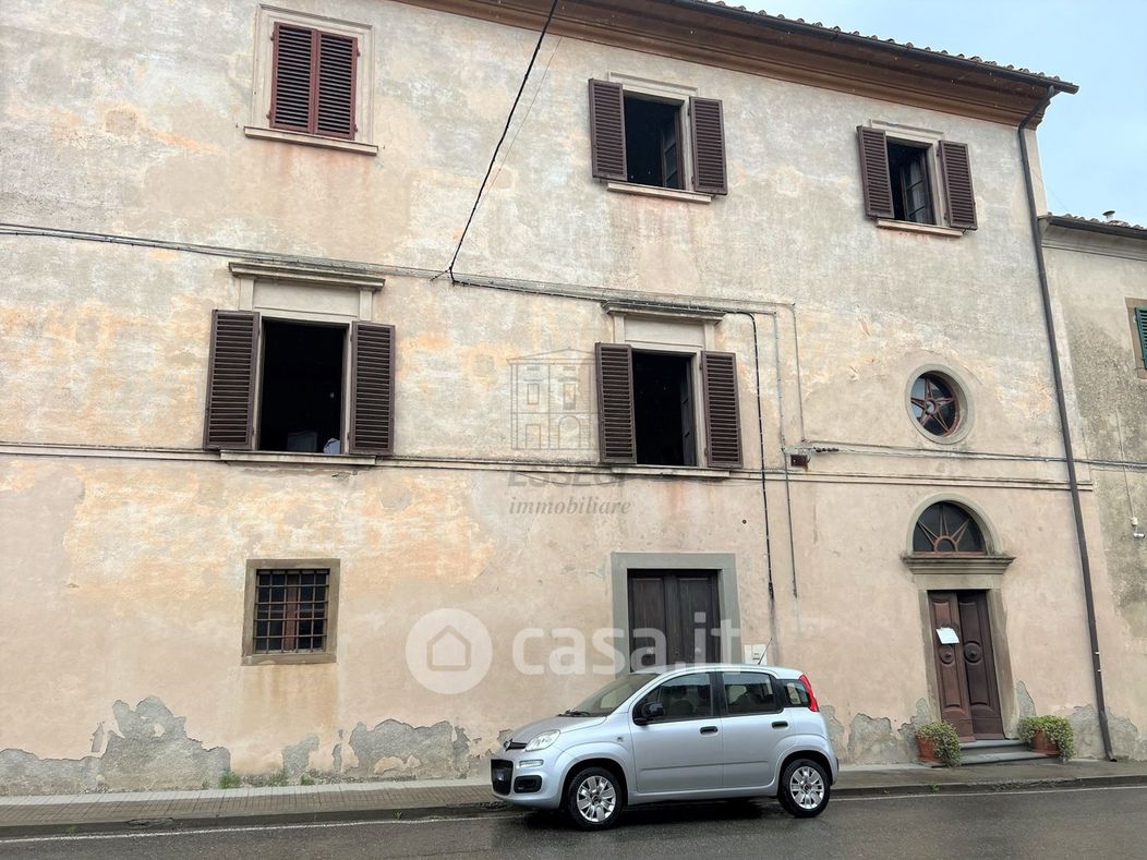 Casa Bi/Trifamiliare in Vendita in Via San Martino 63 a Peccioli