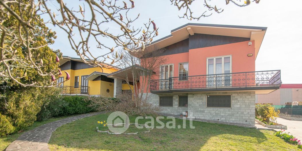 Villa in Vendita in Vicolo Alcide De Gasperi 12 a Cornegliano Laudense