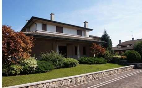 Casa Bi/Trifamiliare in Vendita in Via Trento a Arzignano