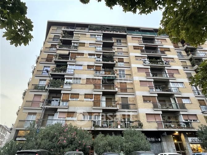 Appartamento in Vendita in Viale San Gimignano a Milano