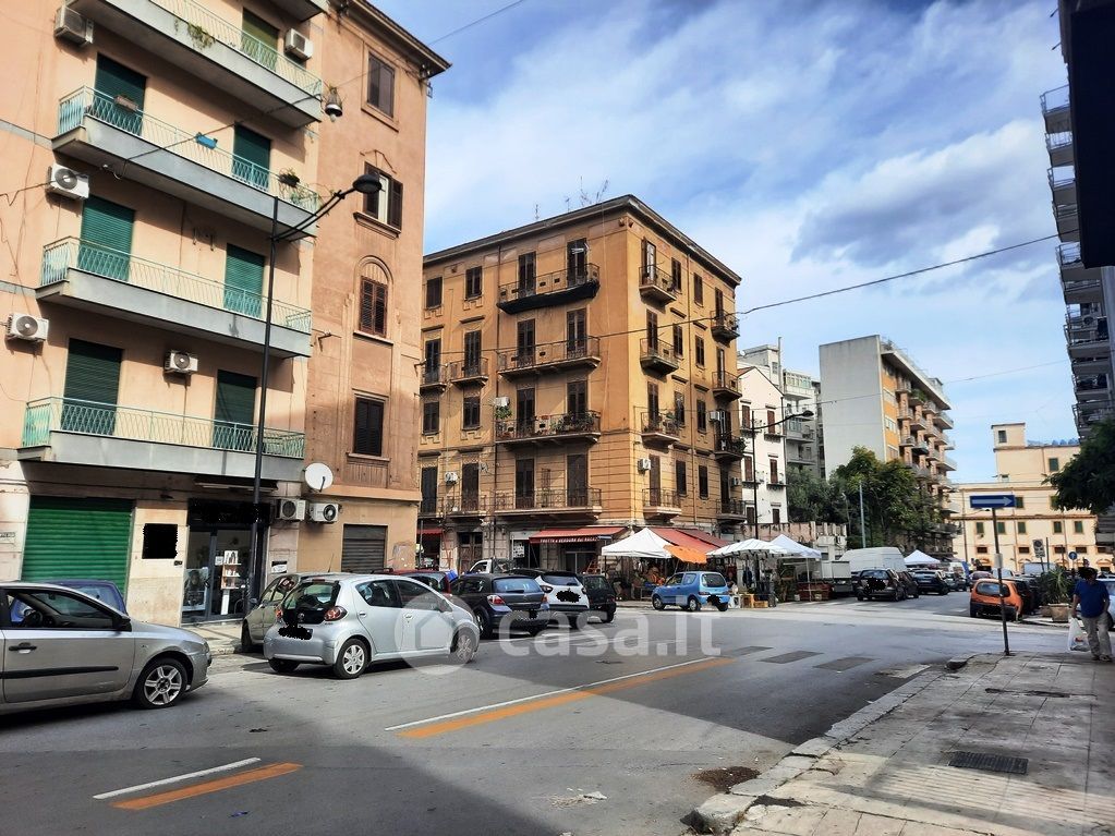 Appartamento in Vendita in Via Carlo Pisacane 2 a Palermo
