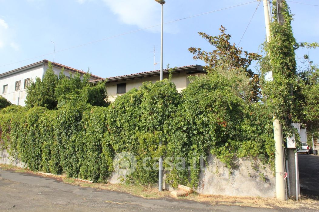 Villa in Vendita in Via piero della francesca 16 a Trecastagni
