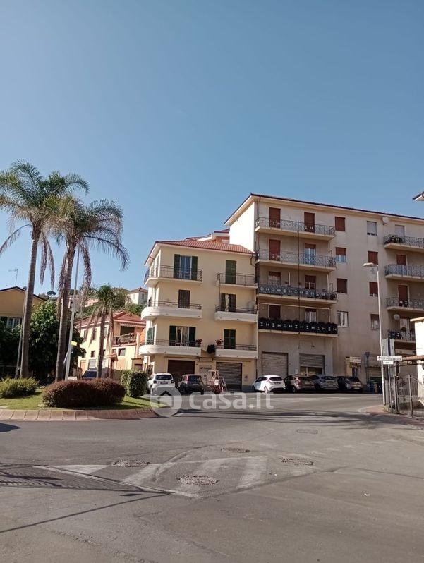 Appartamento in Affitto in Via Mazzini 124 a Imperia