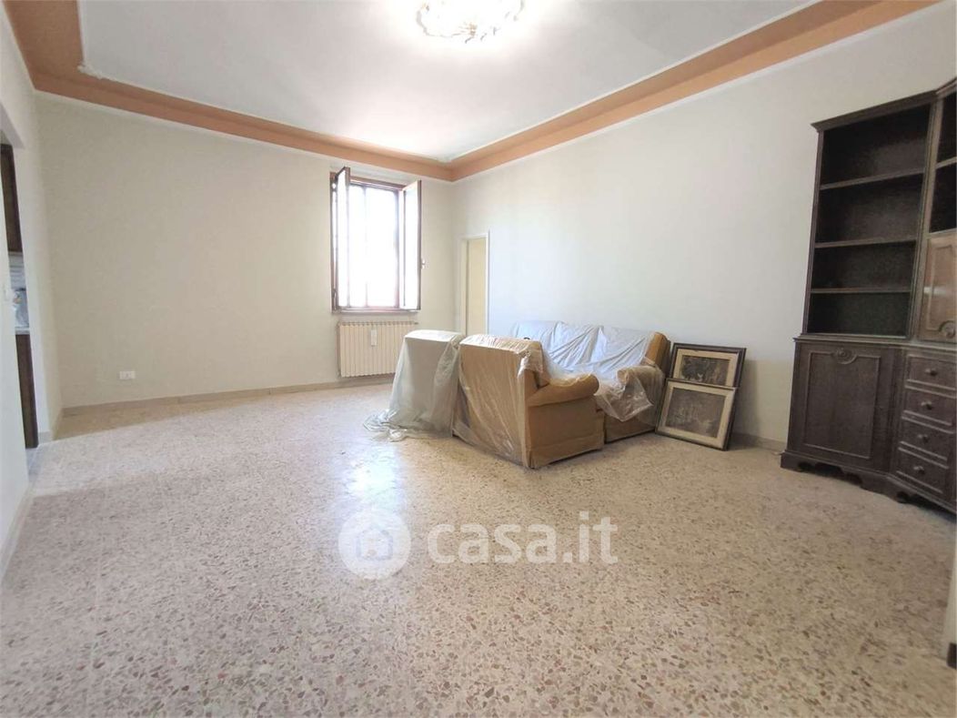 Appartamento in Vendita in Via Cesare Battisti 45 a Lucca