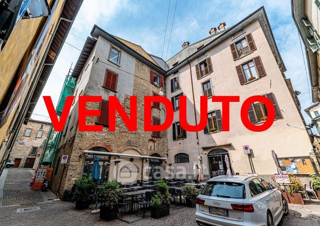 Appartamento in Vendita in Vicolo Ghiacciaia 8 a Bergamo