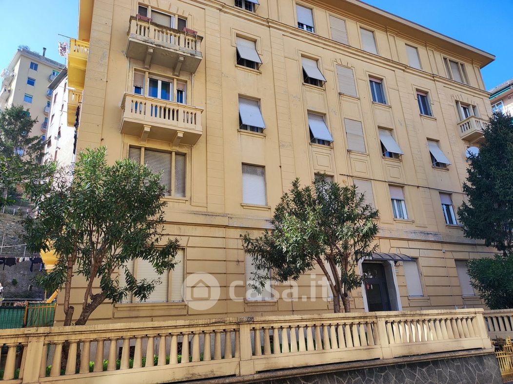 Appartamento in Vendita in Via Giovanni Arrivabene 10 a Genova