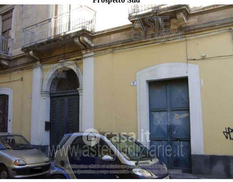 Negozio/Locale commerciale in Vendita in Via Carmelitani 47 a Catania
