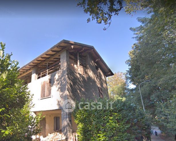 Rustico/Casale in Vendita in a Bergamo
