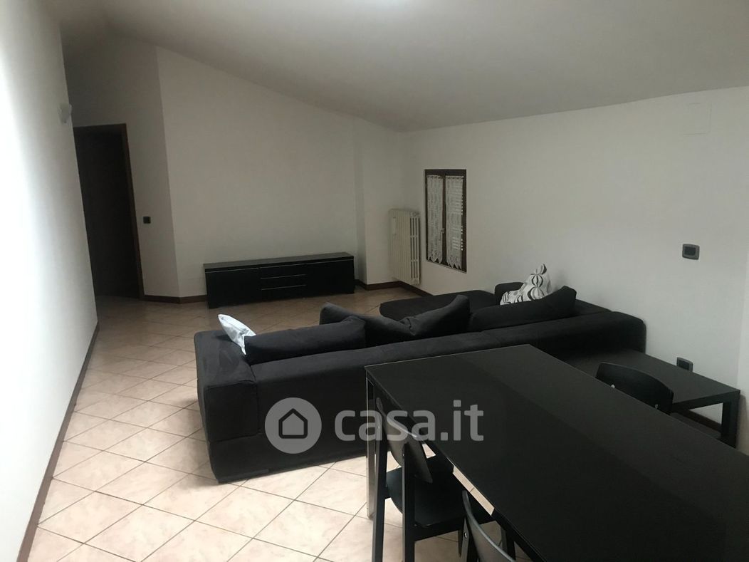 Appartamento in Vendita in Strada Bobbiese 116 a Piacenza