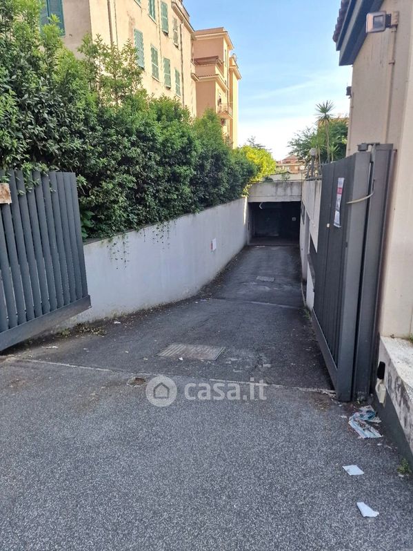 Garage/Posto auto in Vendita in Viale della Bella Villa a Roma