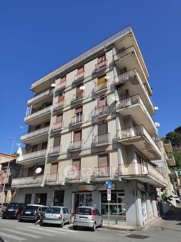 Appartamento in Affitto in Via Pietro Castelli 62 a Messina
