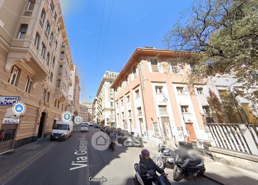 Appartamento in Vendita in Via Giuseppe Macaggi a Genova