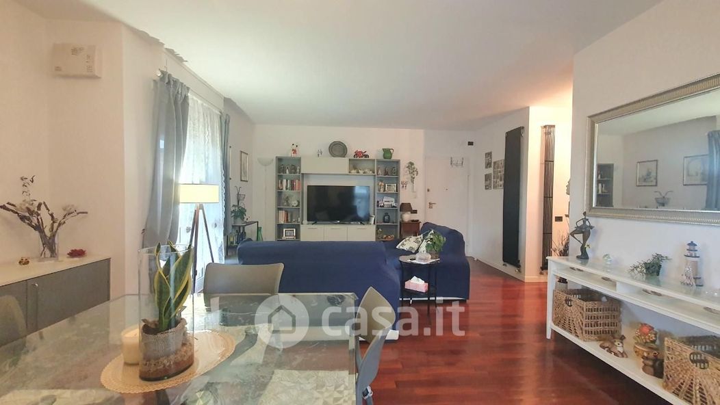 Appartamento in Vendita in Via Amedeo Paolettoni 55100 a Lucca
